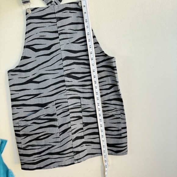 Material Girl Animal Print Mini Skirt Overalls Grey Black Large Juniors Casual - Picture 5 of 10